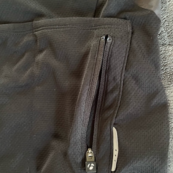 SOLD. Bontrager Black and Gray women’s Cycling Jersey - Picture 8 of 8